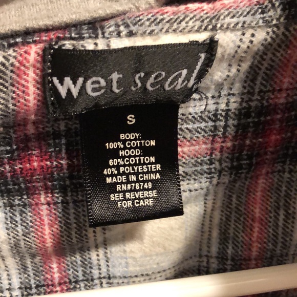 Flannel - Picture 1 of 3